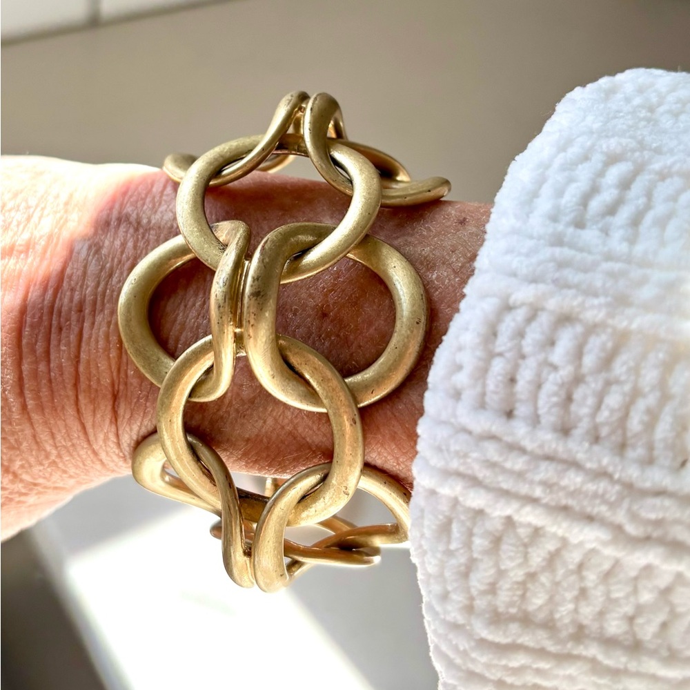 Stella & Dot antiqued  Gold Chain Link Bracelet. Better than excellent condition